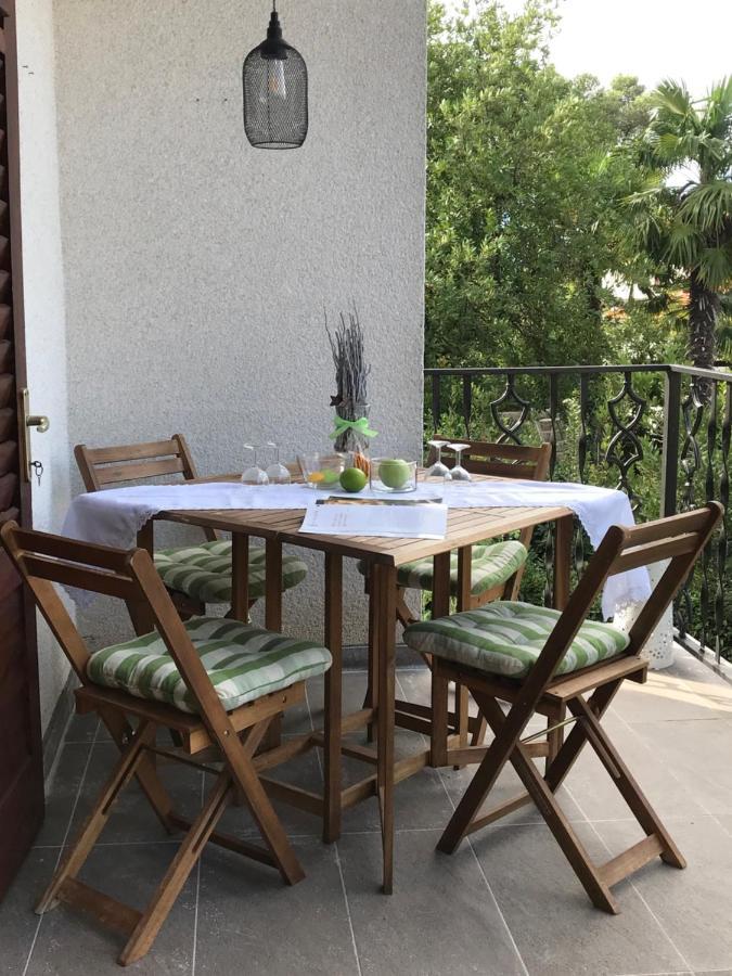 Apartment Aquamarin, Blizu Mora S Pogledom Na More, Za Do 6 Osoba Malinska Eksteriør billede
