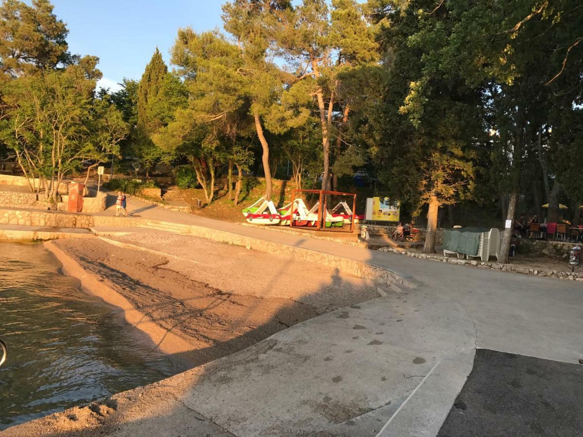 Apartment Aquamarin, Blizu Mora S Pogledom Na More, Za Do 6 Osoba Malinska Eksteriør billede