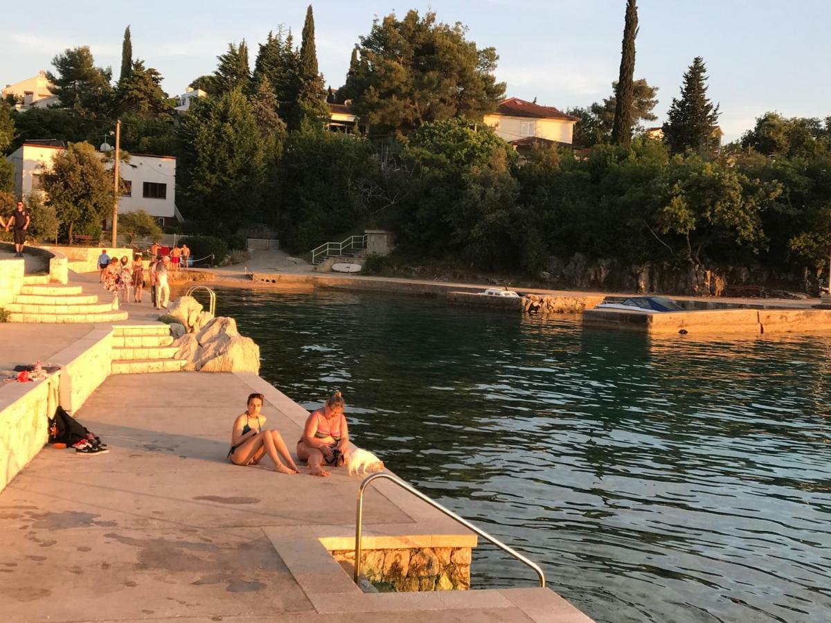 Apartment Aquamarin, Blizu Mora S Pogledom Na More, Za Do 6 Osoba Malinska Eksteriør billede