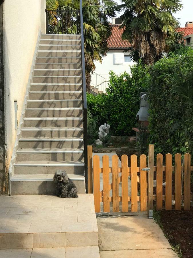 Apartment Aquamarin, Blizu Mora S Pogledom Na More, Za Do 6 Osoba Malinska Eksteriør billede